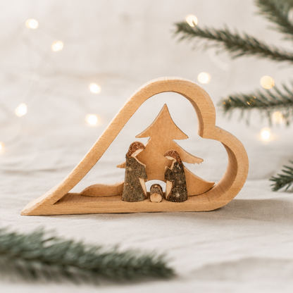 Weihnachtskrippe aus Holz klein – handgeschnitzt in Deutschland